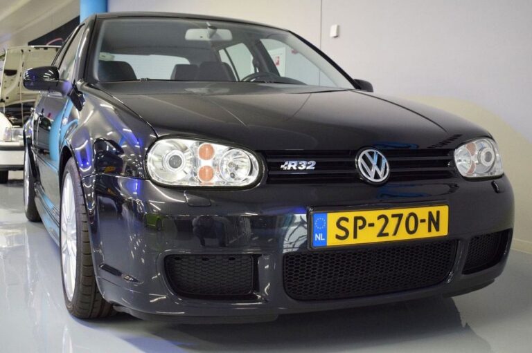 VW Golf R32: V ponuke je auto zlatej éry Volkswagenu. Dnes vám už také nepredá - Magazín - Auto - Pravda