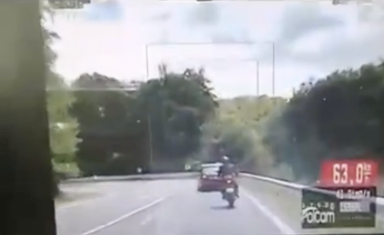 Policajti zachytili na VIDEU drzého motorkára: Netušil, že ho natáčajú - Doprava - Auto - Pravda
