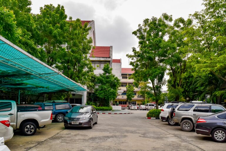 KVÍZ: Toto je 12 zákerných otázok z testov v autoškole. Trúfate si? - Doprava - Auto - Pravda