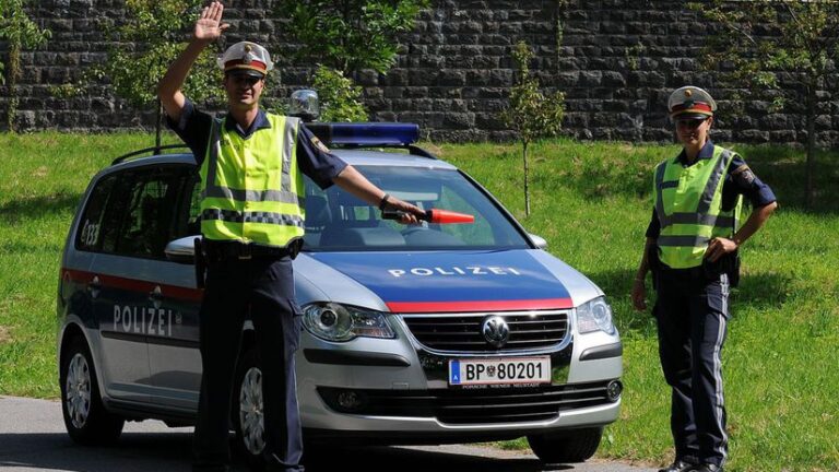 Rakúšania zabavili BMW 20-ročnému mladíkovi. Ak by išiel o 1 km pomalšie, mal by ho - Magazín - Auto - pravda.sk