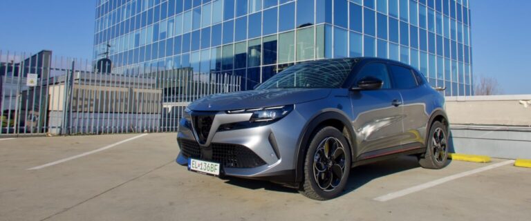 Test Alfa Romeo Junior Elettrica: Atlét triedy - AutoGrip