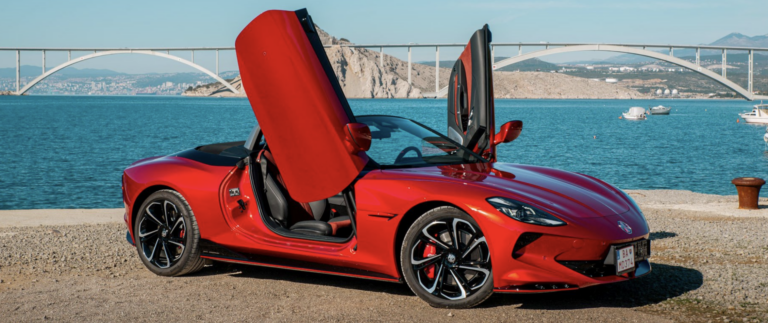 Prvý elektrický kabriolet dostal slovenský cenník. Cena MG Cyberster je na úrovni rodinných SUV