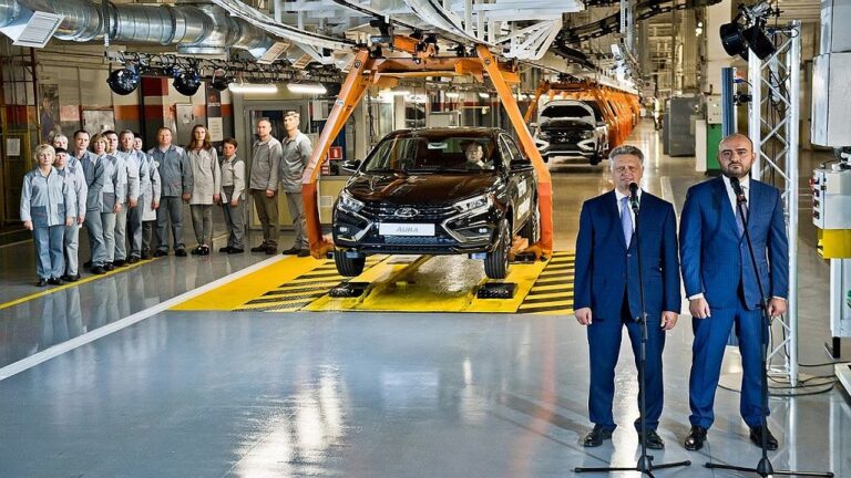 Začali vyrábať najdrahšiu Ladu v histórii, má konkurovať BMW, Audi aj Mercedesu | Autobazar.EU