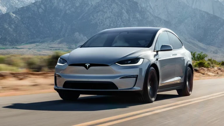 Tohle Tesla nezažila více než 10 let. Čínskou konkurenci má už blízko | Auto.cz