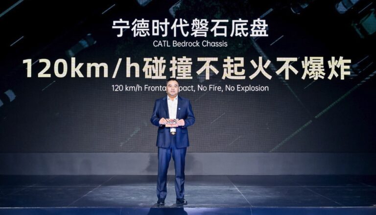 Nový podvozok pre elektromobily zvládne náraz v rýchlosti 120 km/h