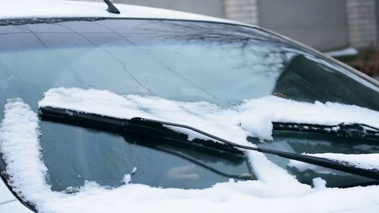 Ako v zime ‘nezabiť‘ stierače? Dodržujte týchto 6 prostých rád - Poradňa - Auto - Pravda