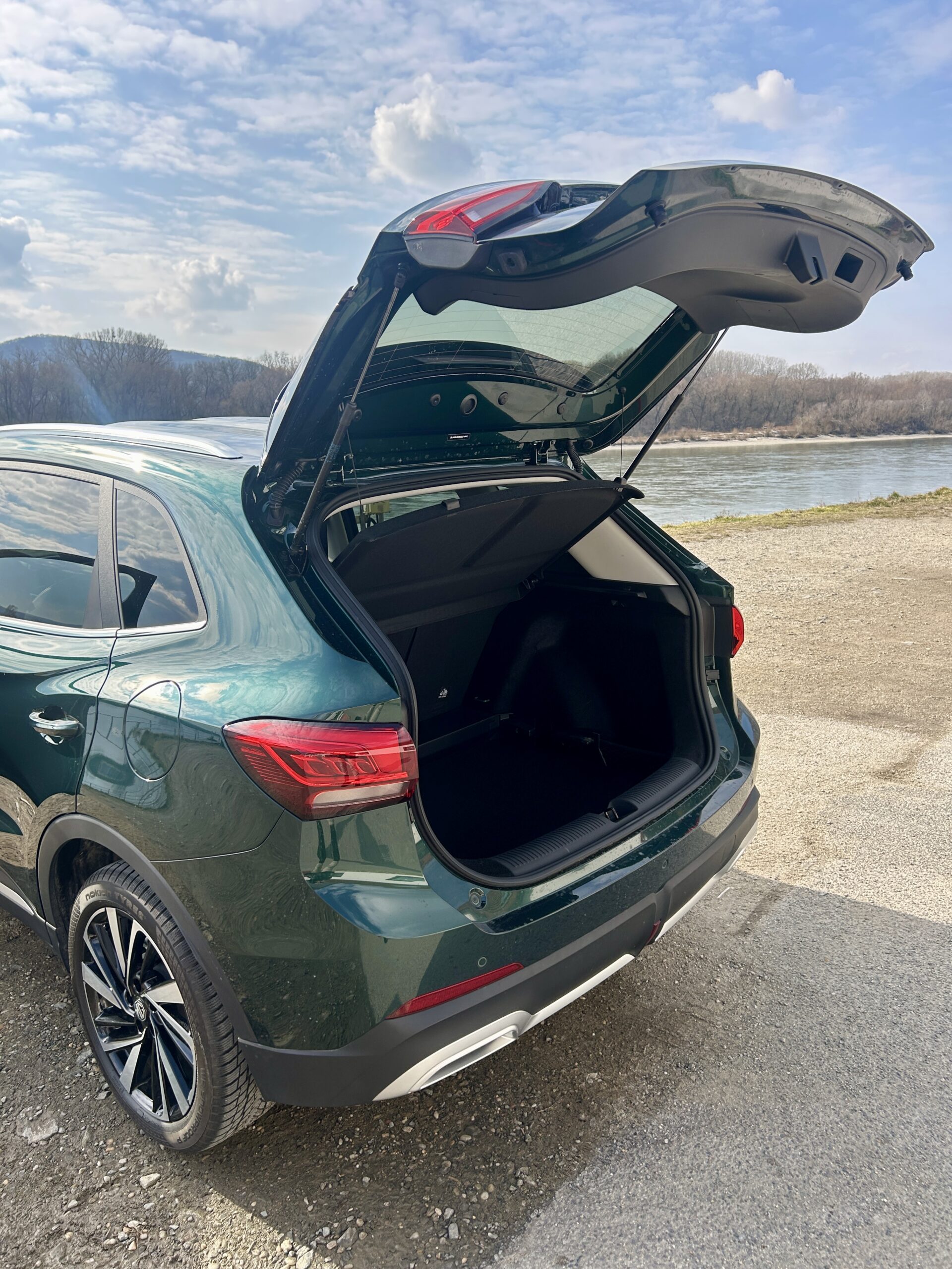 TEST: MG ZS Hybrid+ – mestský crossover s elektrickým duchom