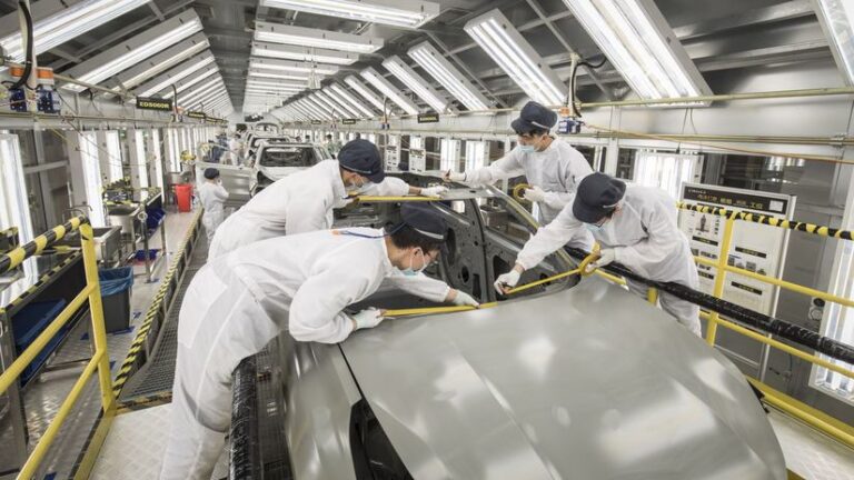 Čína je najväčším exportérom áut na svete. Jej náskok pred Japonskom stále rastie - Magazín - Auto - Pravda