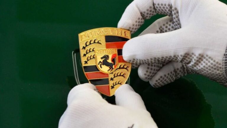 V Porsche sa začala čistka vo vedení. Investovať sa bude opäť do ‘spaľovákov‘ - Magazín - Auto - Pravda