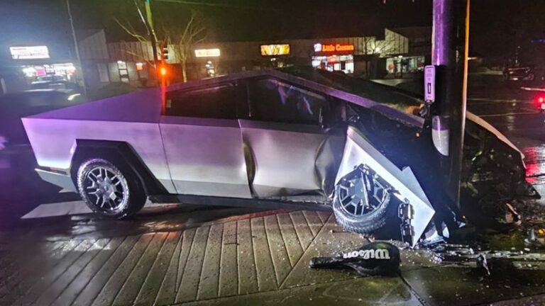 Tesla Cybertuck opäť havarovala. Vinník? ‘Dokonalý‘ autopilot - Magazín - Auto - pravda.sk