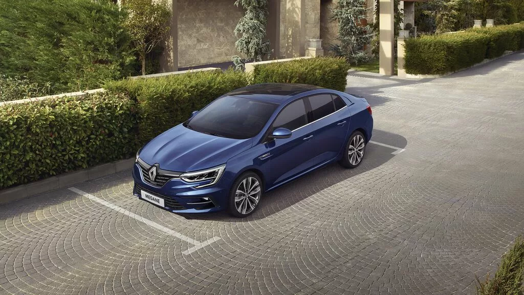 Renault Megane GrandCoupé: Elegantný sedan s novým úsporným dieselom