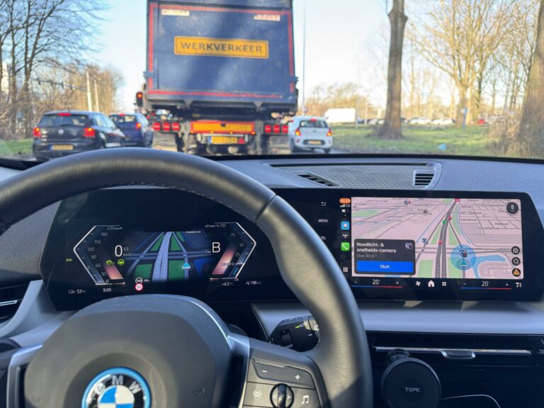 Waze už môžete mať aj priamo pred sebou na displeji pre vodiča