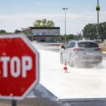 Mladí vodiči zostávajú najrizikovejšou skupinou na cestách, hoci celkový počet nehôd na Slovensku klesá