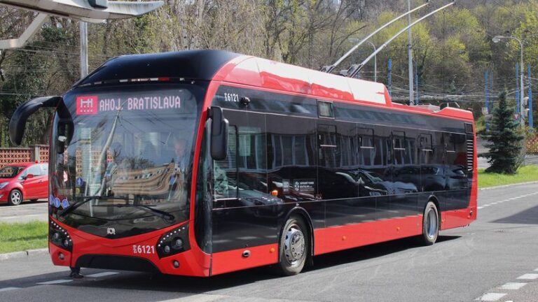 V Bratislave bude nová trolejbusová trať. Stáť má vyše 5 miliónov eur - Doprava - Auto - Pravda