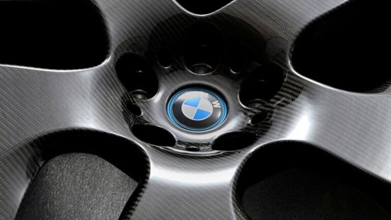 EÚ chce zakázať v autách uhlíkové vlákna! Pre priemysel to bude tvrdá rana - Magazín - Auto - Pravda