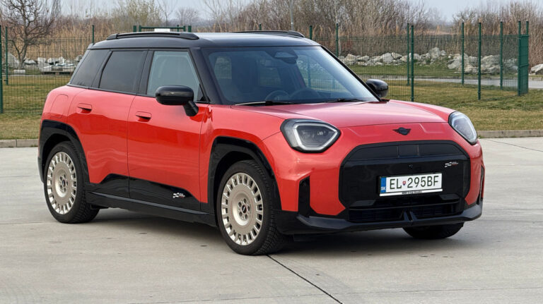 Test: Mini Aceman. Charizma mu nechýba, no na úspech je to trochu málo - Testy automobilov - Auto - Pravda