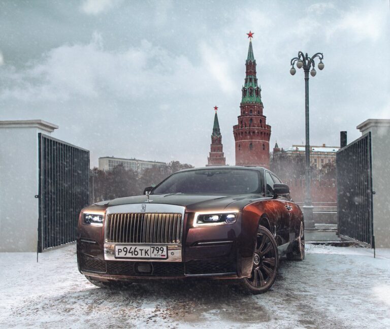 Ruská komédia: Rolls-Royce tam predá viac áut ako Aurus. Pritom v Rusku ani nepodniká - Magazín - Auto - Pravda