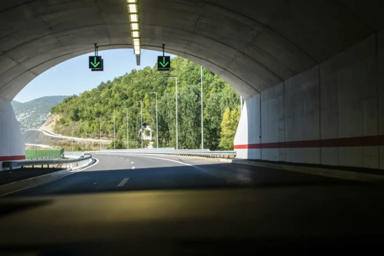 Nový tunel ušetrí motoristom 2,5 hodiny. Slováci nič netušia