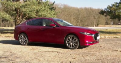 8696e4b31b0abb3f75c1746bb015ad38 Videotest, recenzia, test: MAZDA 3 SEDAN SKYACTIV - X180