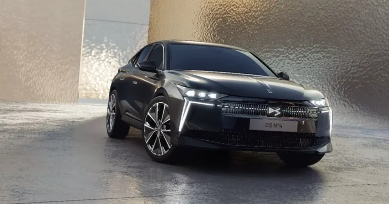 
      DS N°4 prichádza s novým názvom a elektrickým pohonom
    