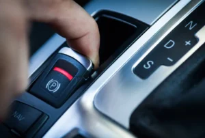electric parking brake Vybila sa vám batéria? S elektronickou ručnou brzdou môže byť problém