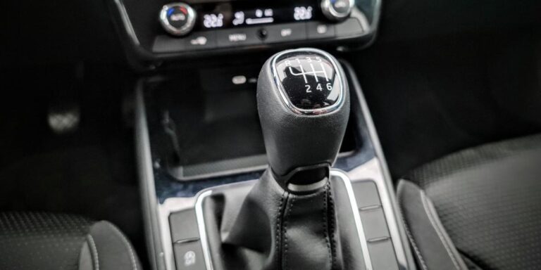 Týmto autám s manuálom sa radšej vyhnite, aj keď lákajú nízkymi cenami | Autobazar.EU