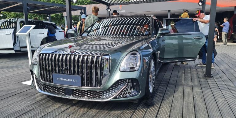 Je to oficiálne, Slovensko má novú čínsku automobilku HONGQI. Kedysi slúžila najvyššie postaveným komunistom | Autobazar.EU