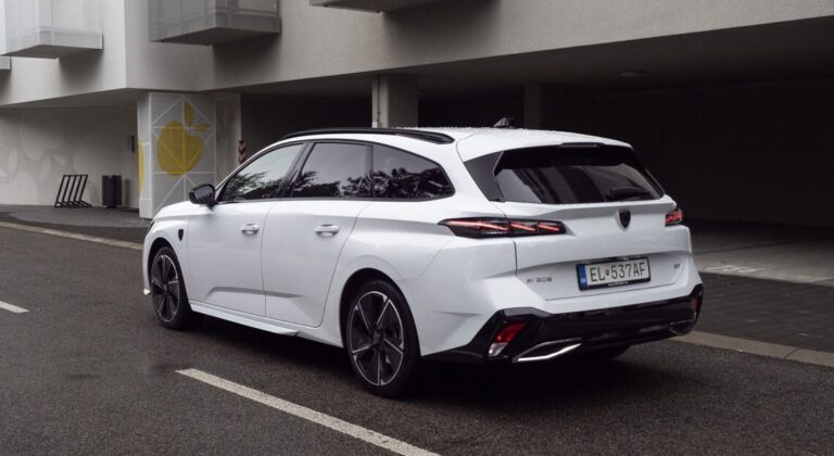 Test Peugeot e308 SW: Slušný dojazd a super vizáž - AutoGrip