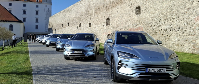 BYD má batériu s dojazdom takmer 2000 km a mimoriadne rýchlym nabíjaním