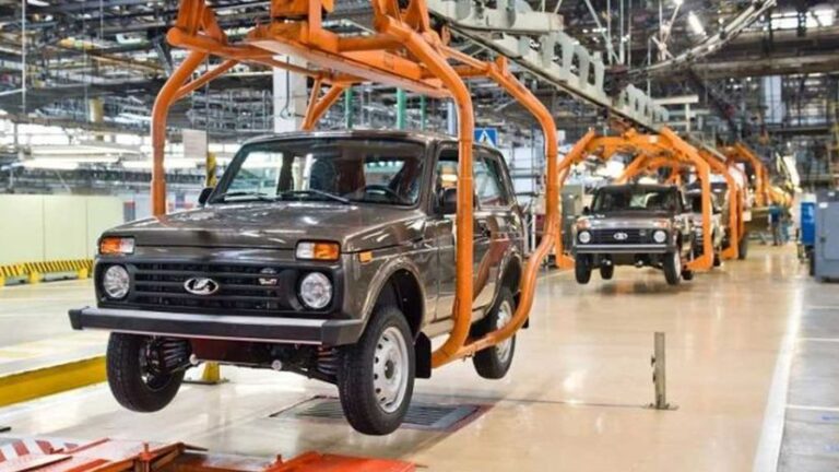 Ruský AvtoVaz je len divadlom prosperity. Na takýto plat láka zamestnancov - Magazín - Auto - pravda.sk