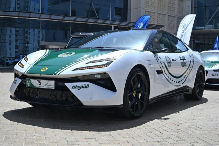 Dubajská polícia kúpila ďalšiu ‘chuťovku‘. Tentoraz elektrický Lotus  - Magazín - Auto - Pravda