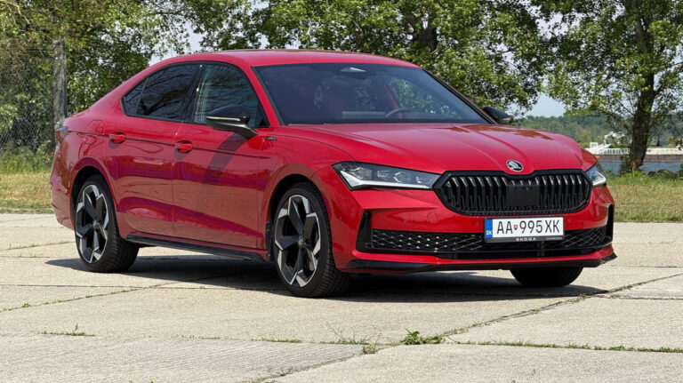Test: Vyskúšali sme najsilnejší Superb. Má 265 koní a s apetítom to nepreháňa - Testy automobilov - Auto - Pravda