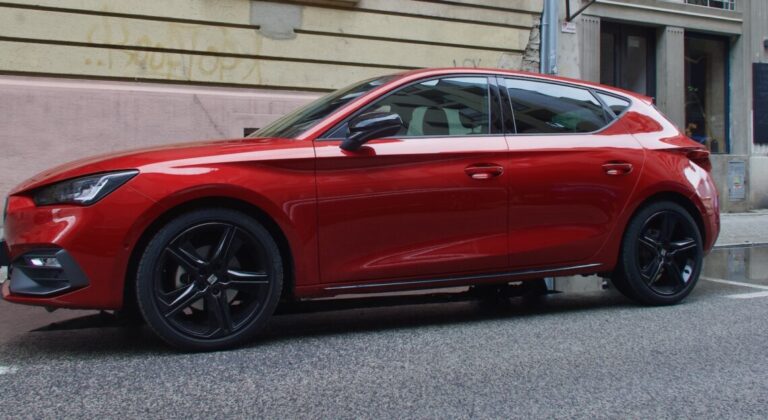 Test Seat Leon FR Black: Na zábavu netreba veľa - AutoGrip