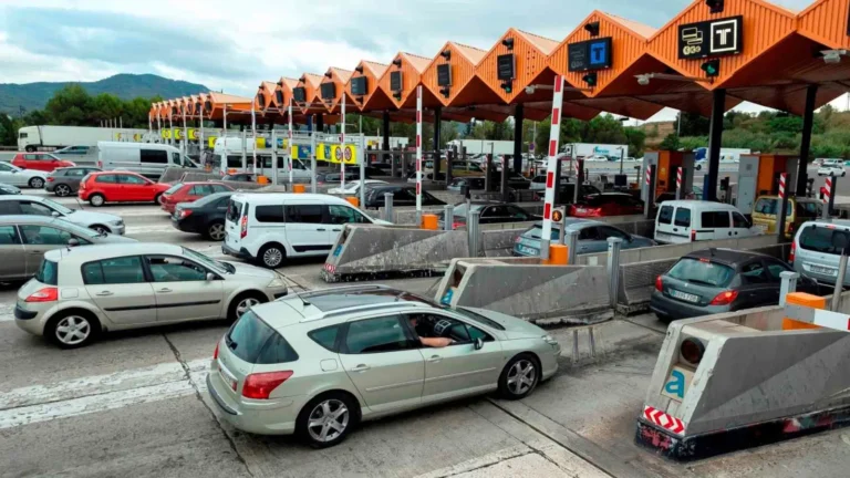 Chcú spoplatniť jazdu podľa najazdených kilometrov. Mýto má začínať na 3 eurocentoch