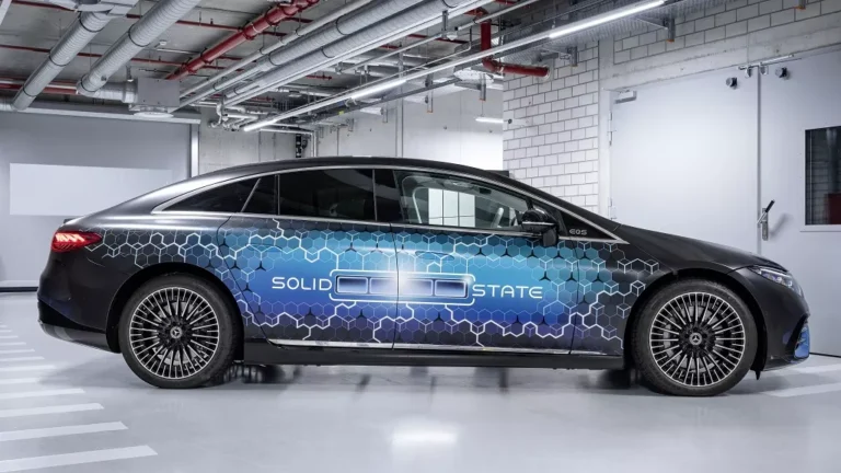 
      Mercedes prinesie batérie s pevným elektrolytom pred rokom 2030
    