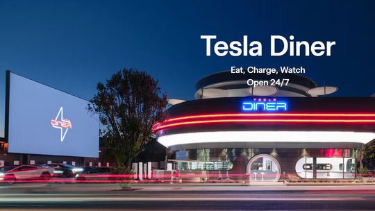 Tesla otvorila prvú retro futuristickú reštauráciu. Popcorn vám prinesú roboty - Magazín - Auto - Pravda