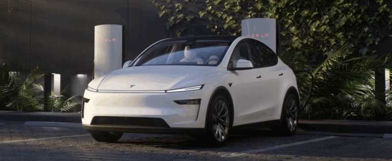 Jazdená Tesla sa nikdy neoplatila viac. Ceny klesli o niekoľko percent