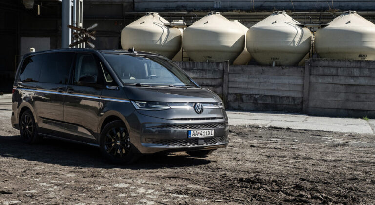 Test Volkswagen Multivan eHybrid 4Motion: Ešte univerzálnejší a prekvapivo schopný