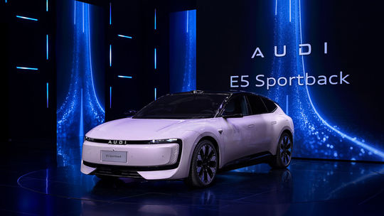Luxusné 5-metrové Audi s top výbavou za menej ako 30-tisíc eur? Ide to, nie však v Európe - Novinky - Auto - Pravda