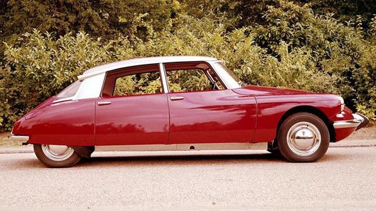 Citroën DS: Francúzska 'bohyňa' má 70. Fascinuje dodnes - Magazín - Auto - pravda.sk