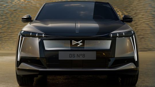 Luxusné DS N°8 je už na Slovensku. Poznáme ceny, sú ‘sebavedomé‘ - Novinky - Auto - pravda.sk