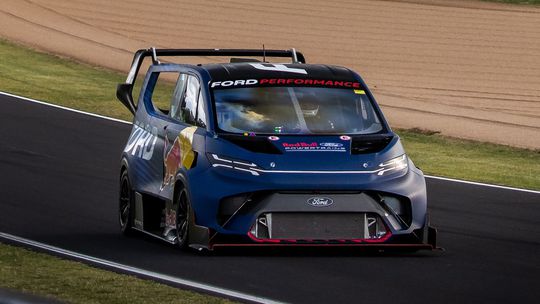 Ford Transit dosiahol na Nürburgringu lepší čas než Porsche 911 GT3 RS - Magazín - Auto - Pravda