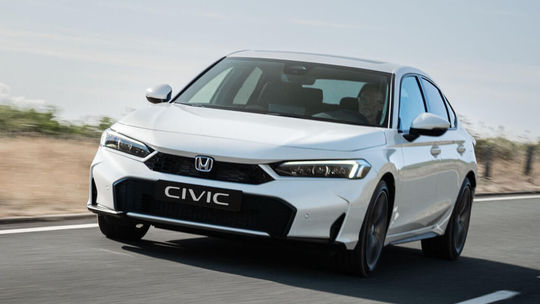 Honda Civic: Po štyroch rokoch prichádza facelift. Nie neviditeľný - Novinky - Auto - pravda.sk
