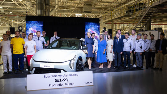 Ceed definitívne skončil, z výrobných liniek Kie v Žiline už schádza EV4. Čo to pre fabriku znamená? - Magazín - Auto - Pravda