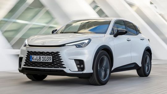Najpredávanejším Lexusom v Európe sa po prvýkrát stal crossover LBX - Magazín - Auto - Pravda