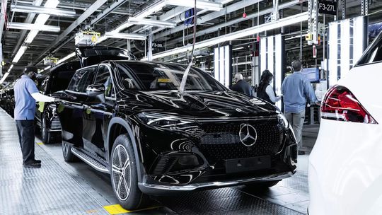 Mercedes-Benz zastavil predaj elektromobilov v USA! Clami to ale nie je - Magazín - Auto - Pravda