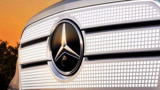 Mercedes-Benz GLC: Elektrické SUV prinesie masku budúcnosti - Magazín - Auto - pravda.sk
