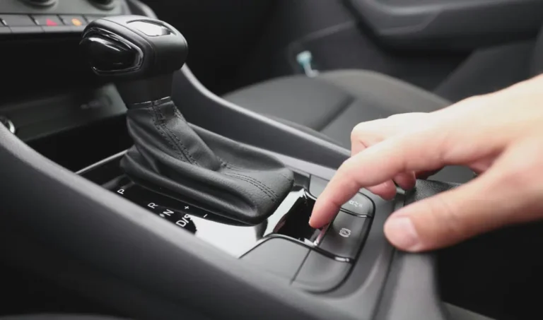 Čo spraví elektrická brzda v rýchlosti 80 km/h? Test robili priamo policajti - AUTOVINY.sk