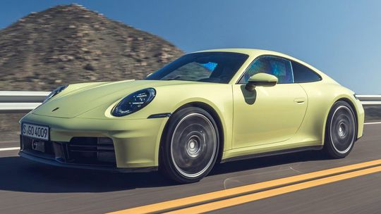 Porsche 911 Carrera S: Prvky z GTS aj z Turba a k tomu stovka za 3,3 s - Novinky - Auto - pravda.sk