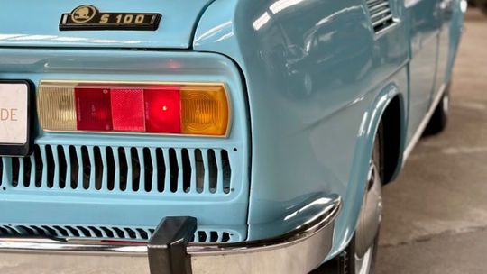 Škoda 100: V predaji je spomienka na zlé časy. Cenou si trúfa - Magazín - Auto - pravda.sk